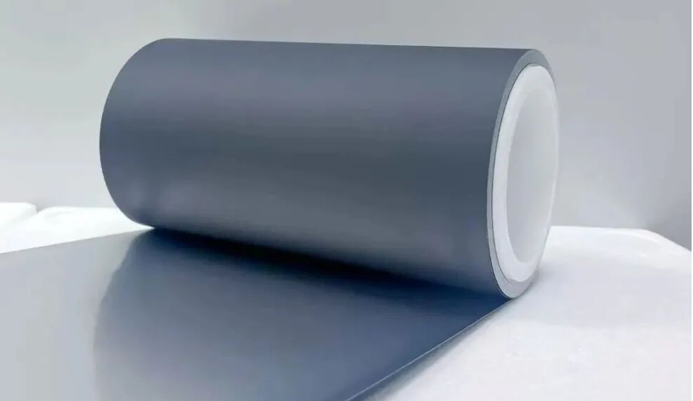 Pourquoi le polyéthylène (PE) est-il rarement utilisé pour enrouler des noyaux de film aluminium-plastique ?